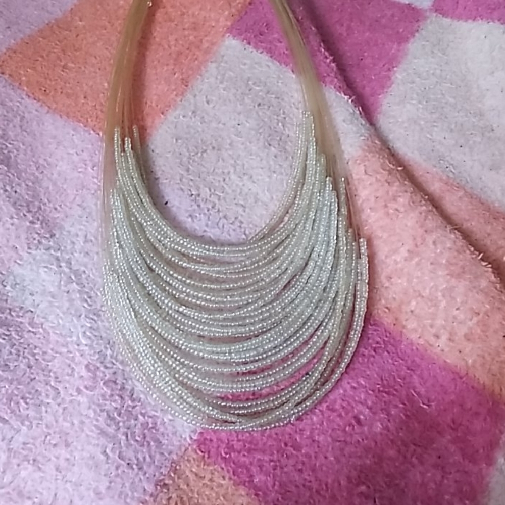 Pearl necklace White
